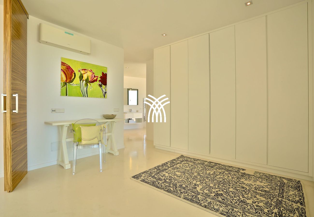 Villa in Ibiza / Eivissa - Alegre Belle