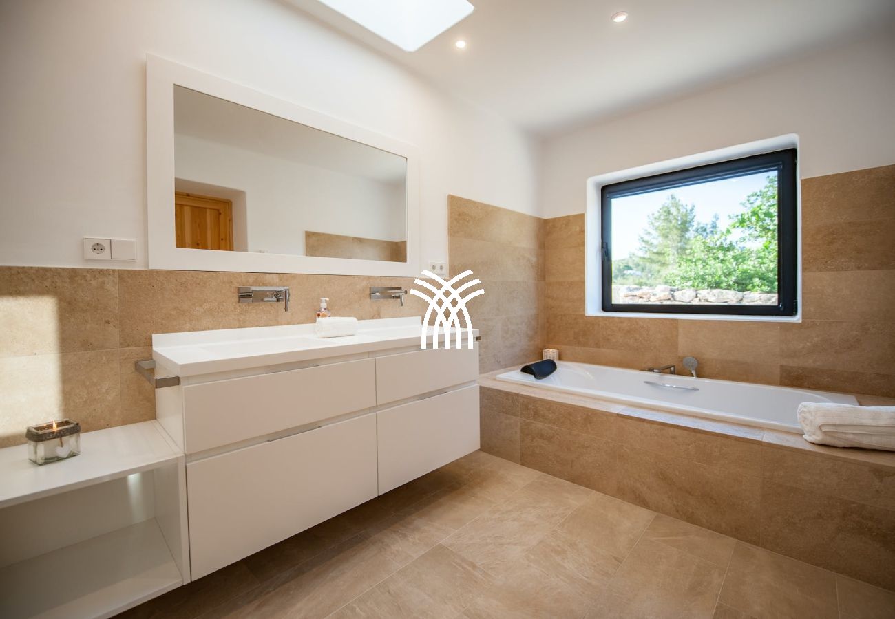 Villa in Ibiza / Eivissa - Fabienne