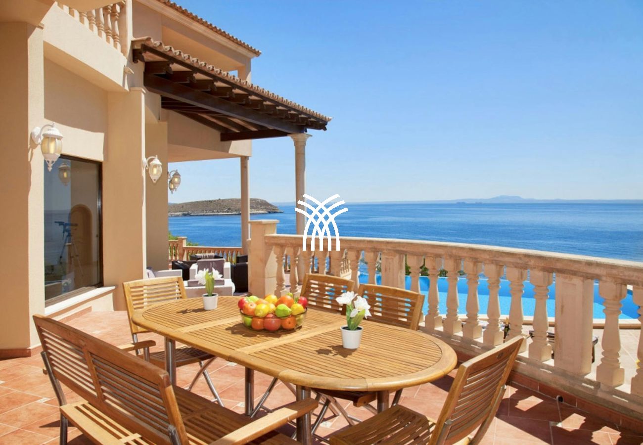 Villa in Badia Grand - Cabello