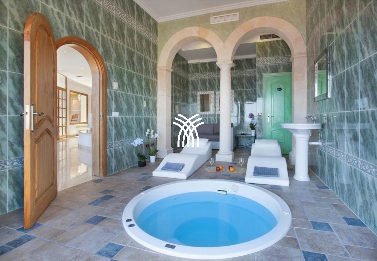 Villa in Badia Grand - Cabello