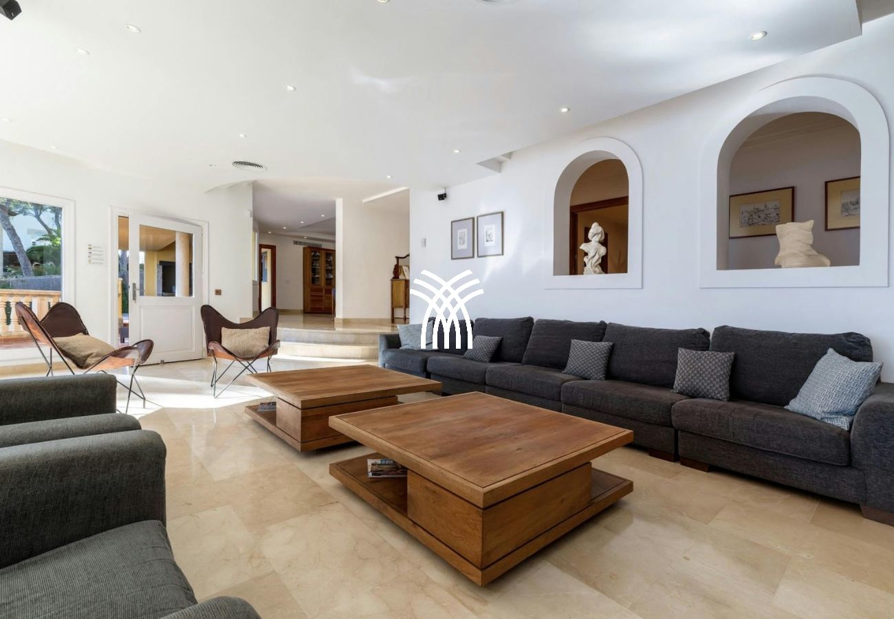 Villa in Badia Grand - Cabello