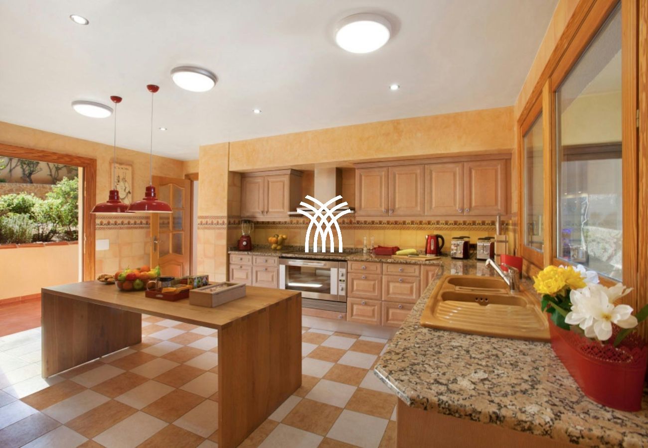 Villa in Badia Grand - Cabello