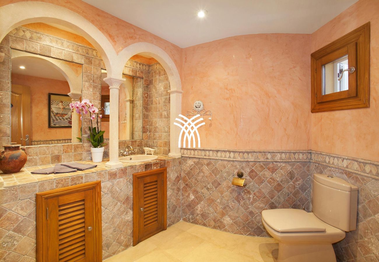 Villa in Badia Grand - Cabello