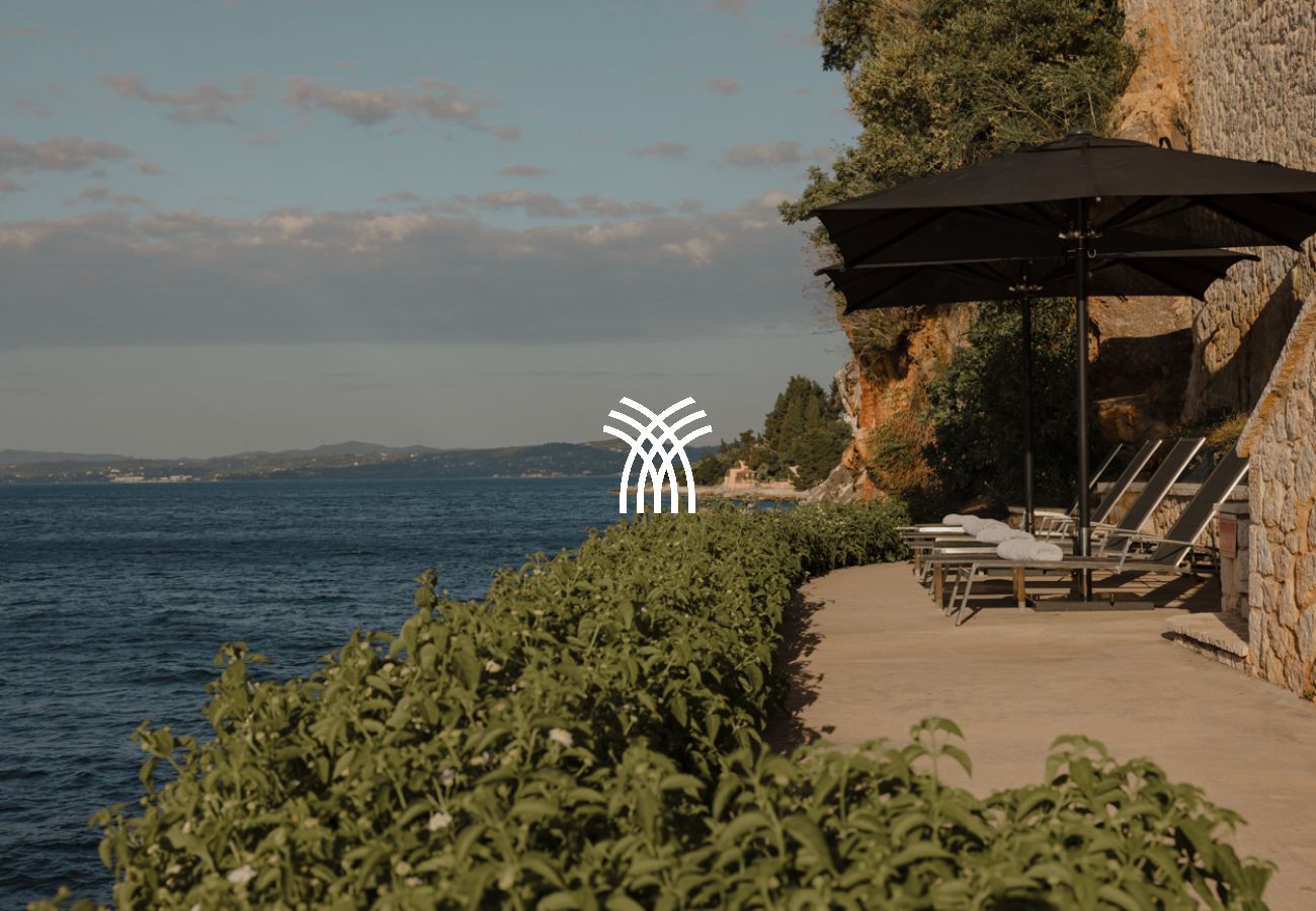 Villa in Nissaki - The Edge