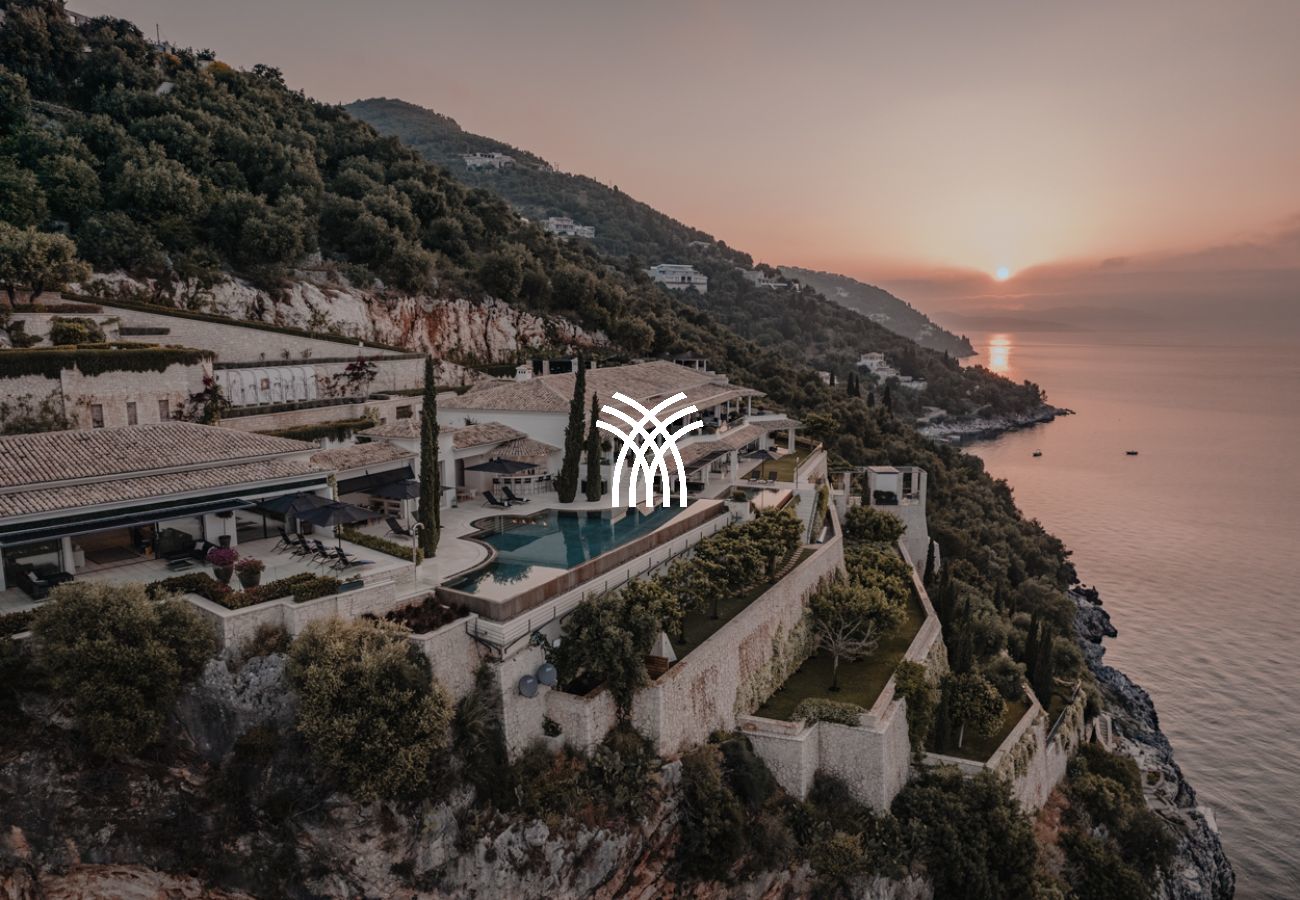 Villa in Nissaki - The Edge