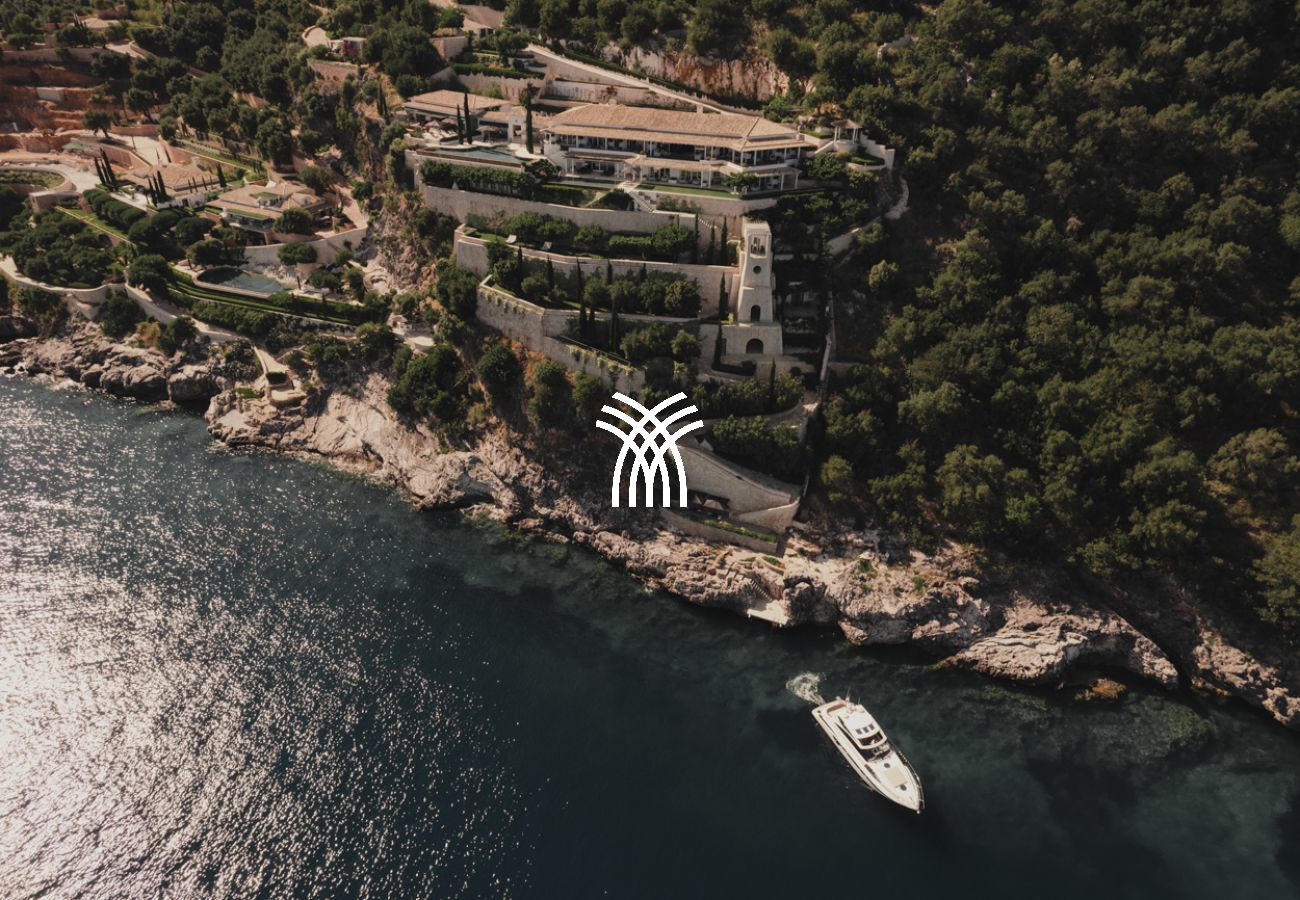 Villa in Nissaki - The Edge