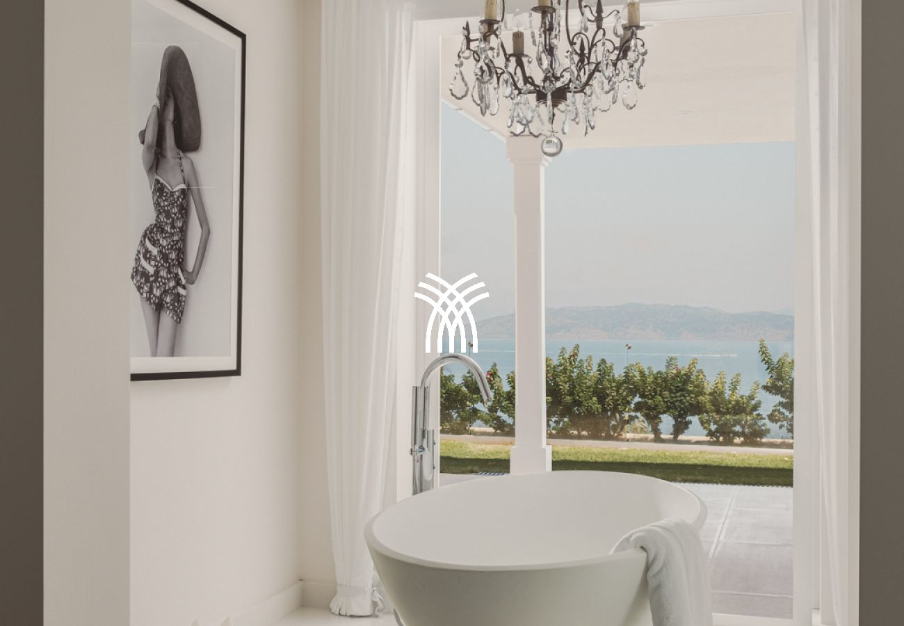 Villa in Nissaki - The Edge