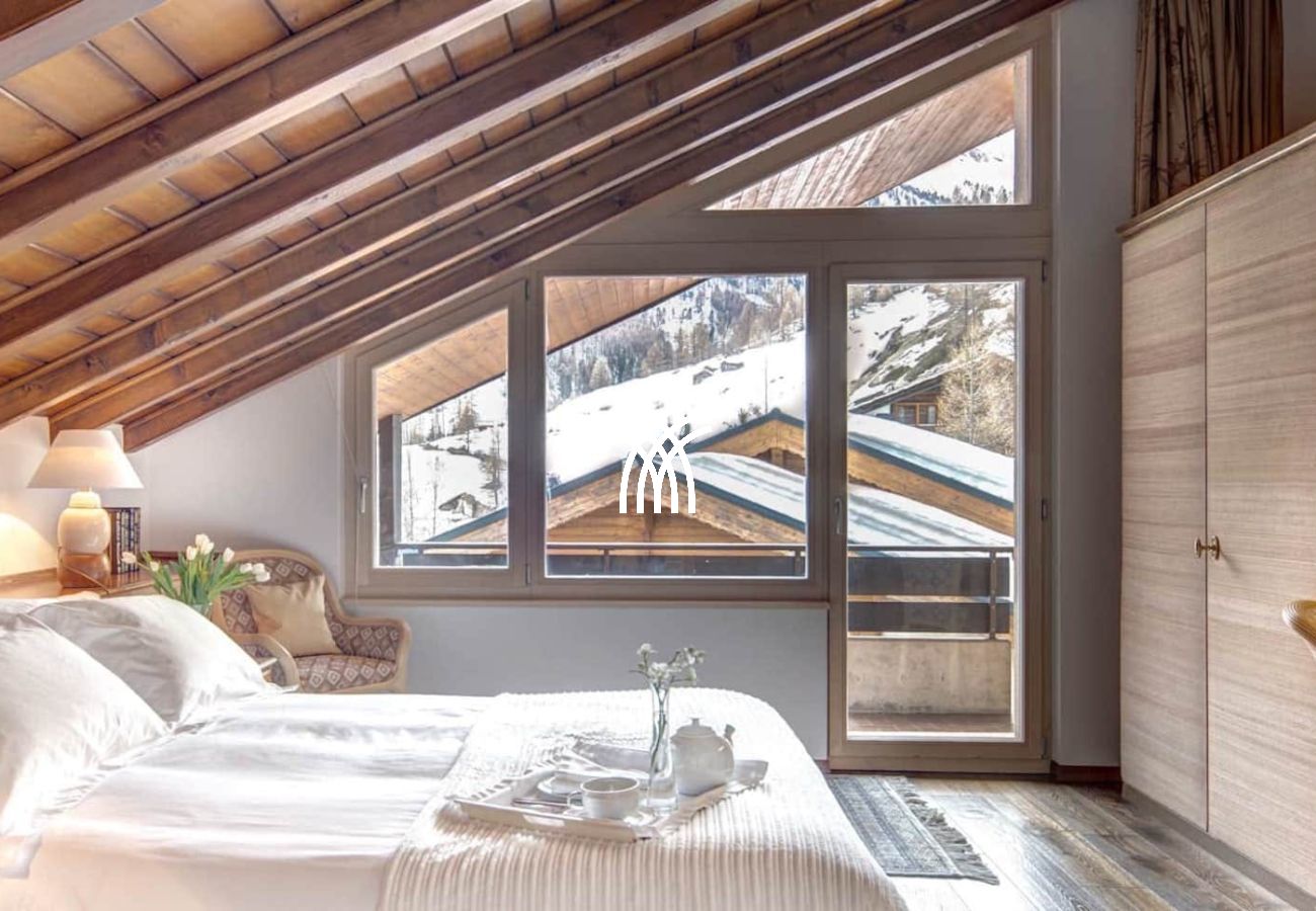 Chalet in Zermatt - Harebells