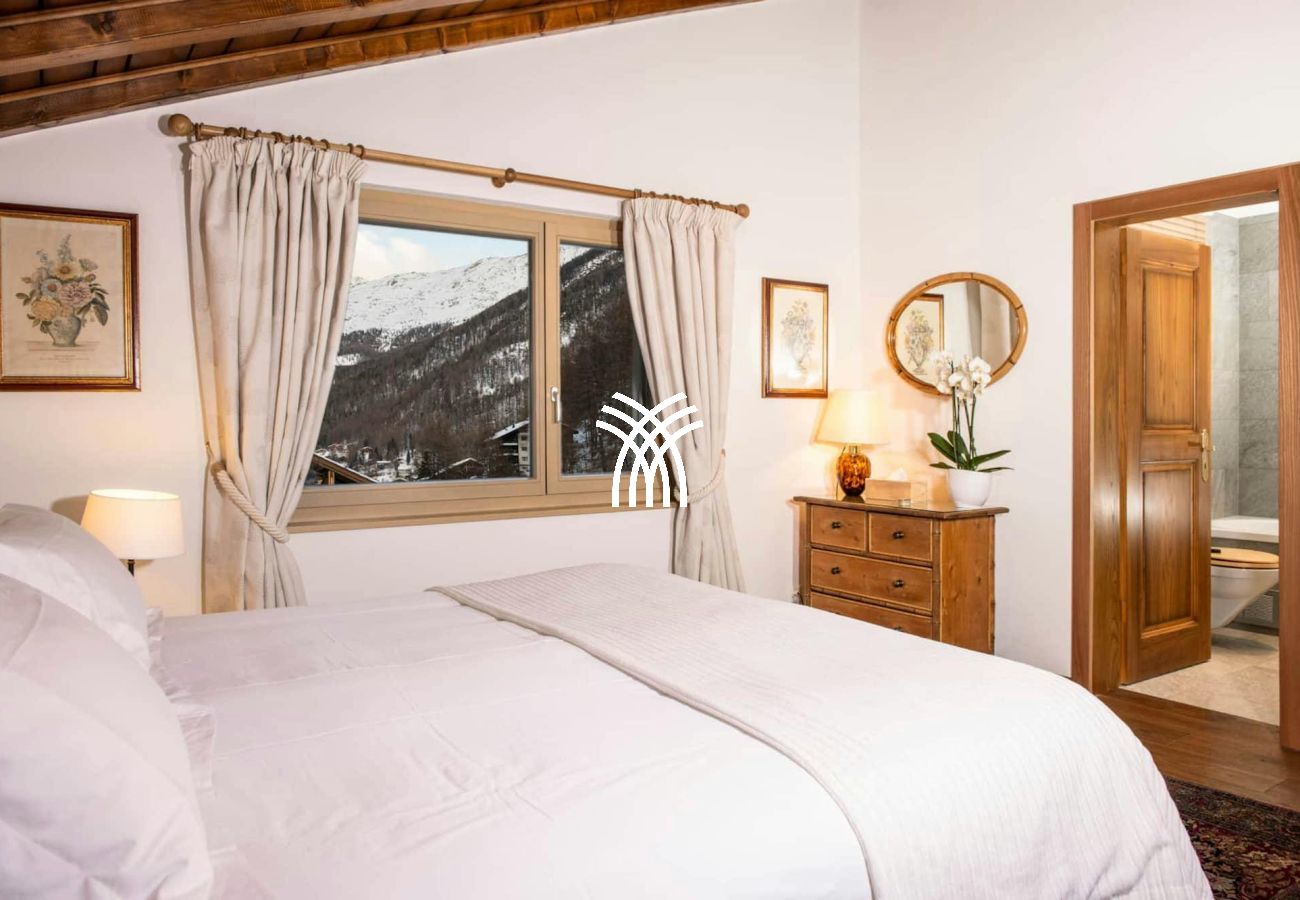 Chalet in Zermatt - Harebells