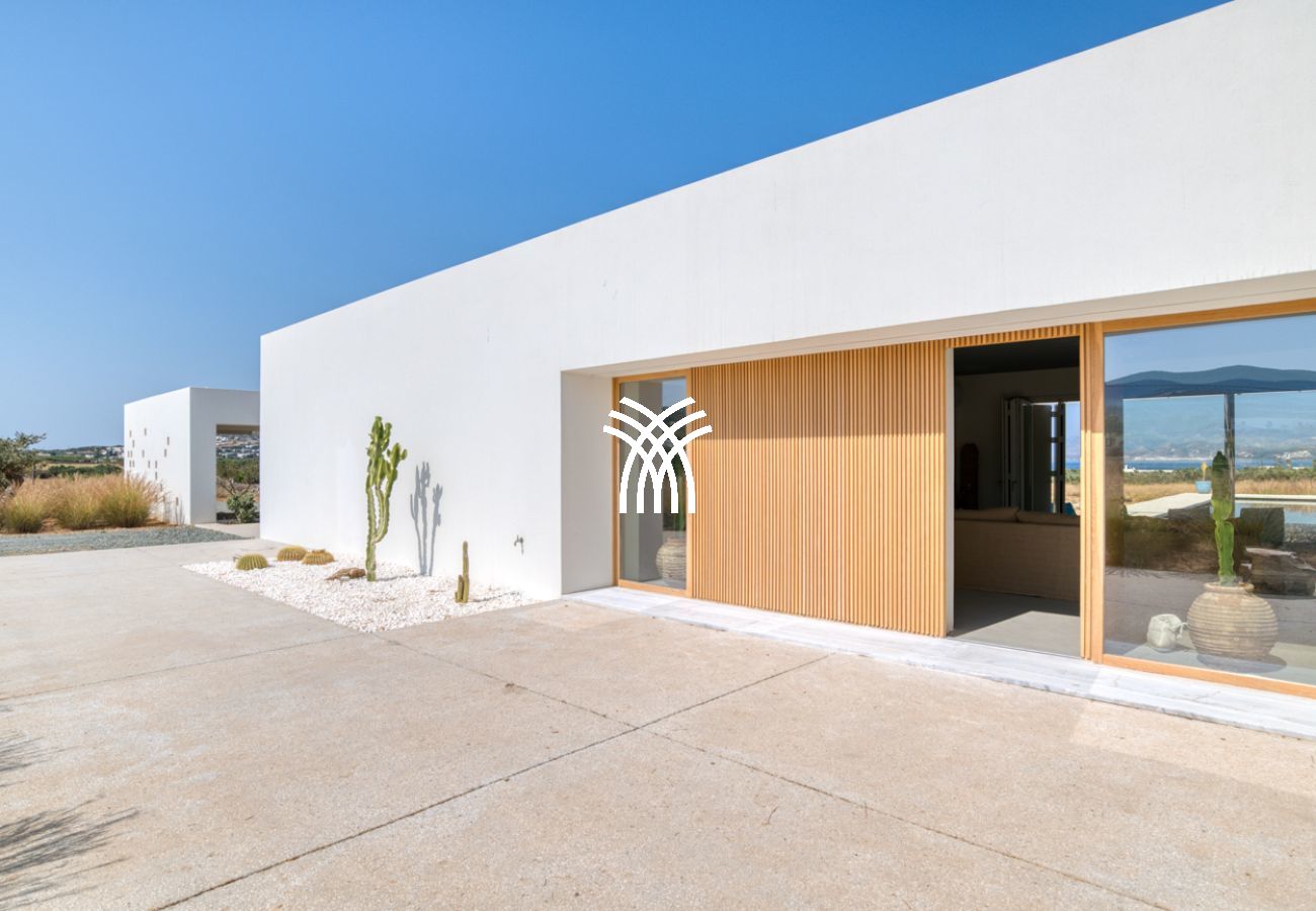 Villa in Paros - Lampsis