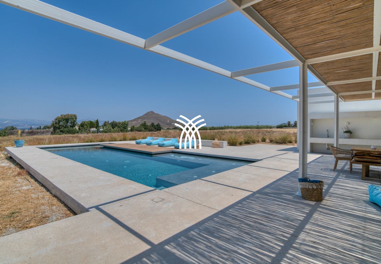 Villa in Paros - Lampsis