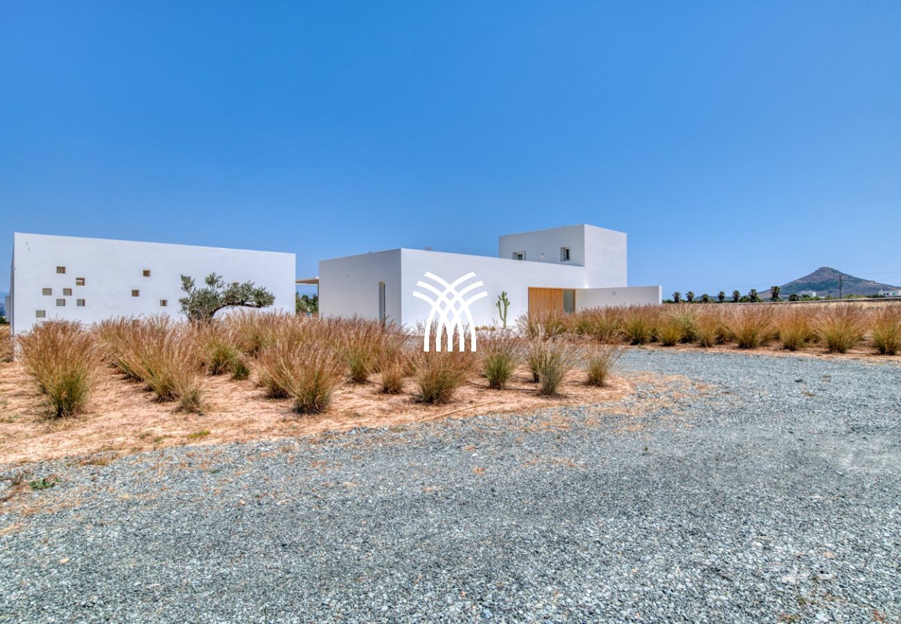 Villa in Paros - Lampsis