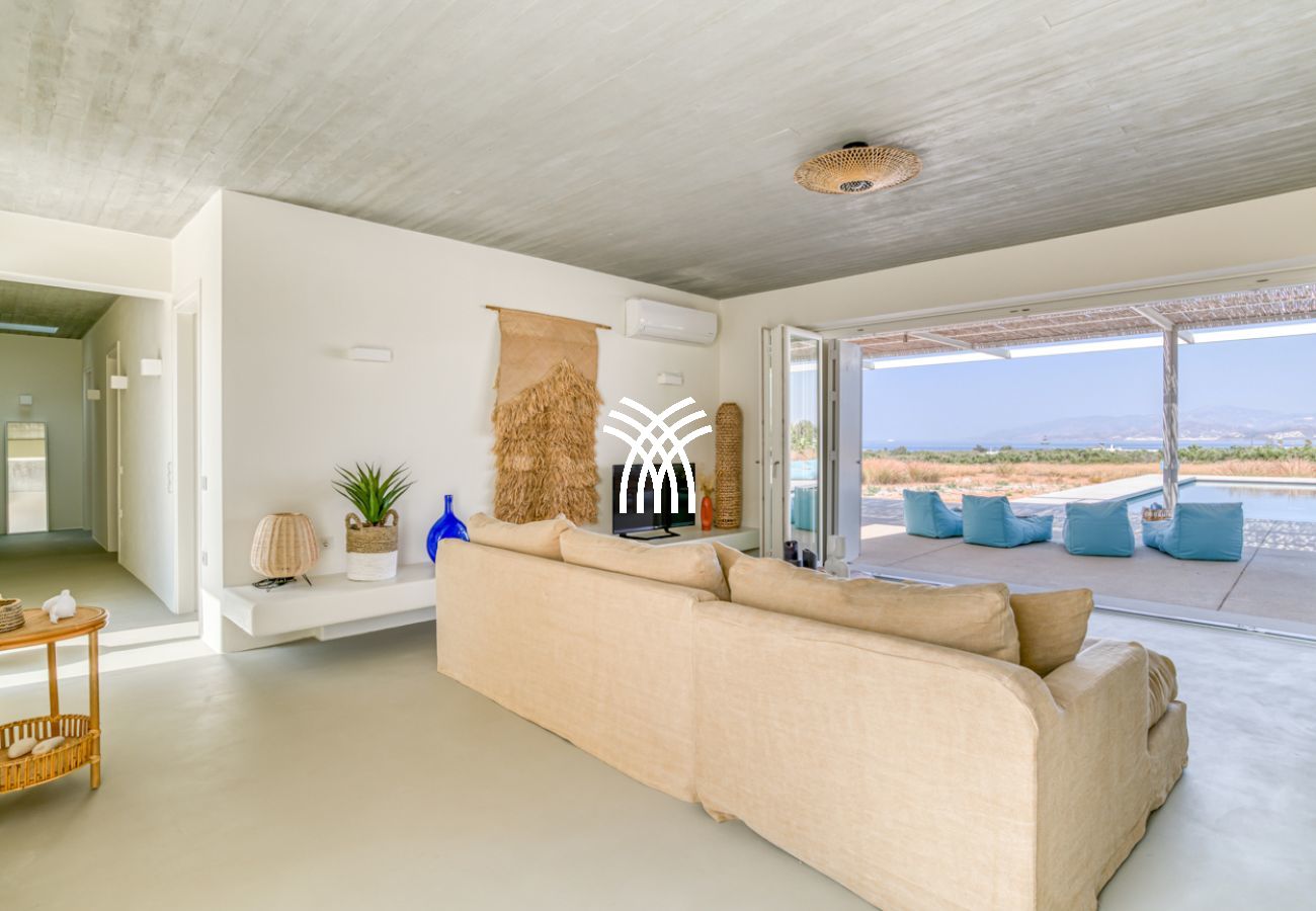 Villa in Paros - Lampsis