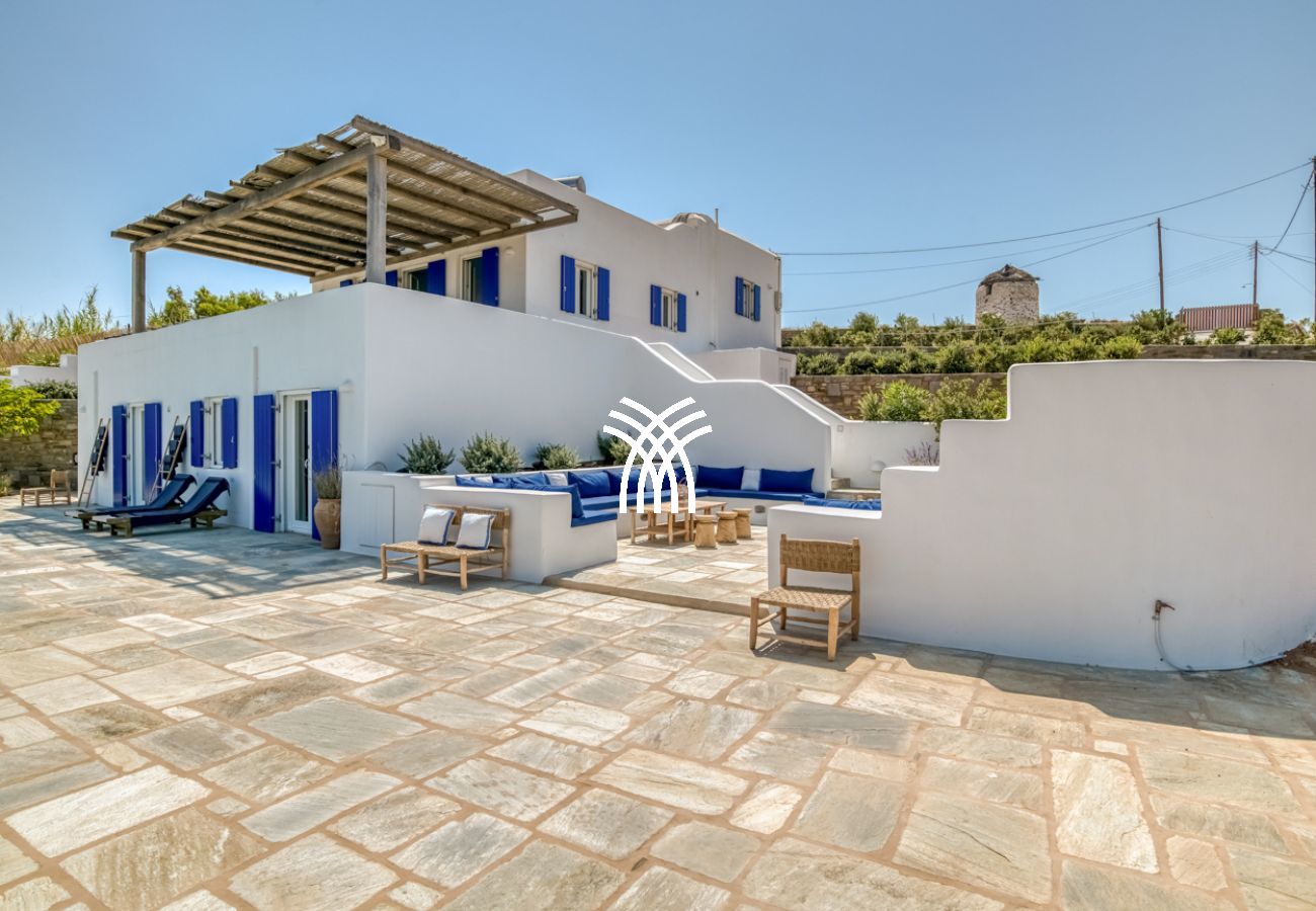 Villa in Naousa - Tchi Tcha