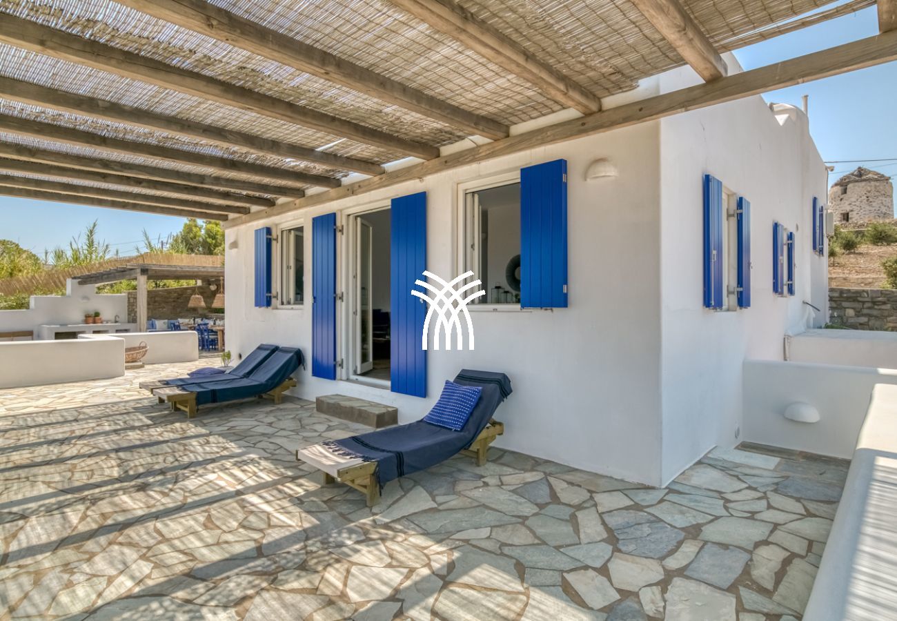 Villa in Naousa - Tchi Tcha