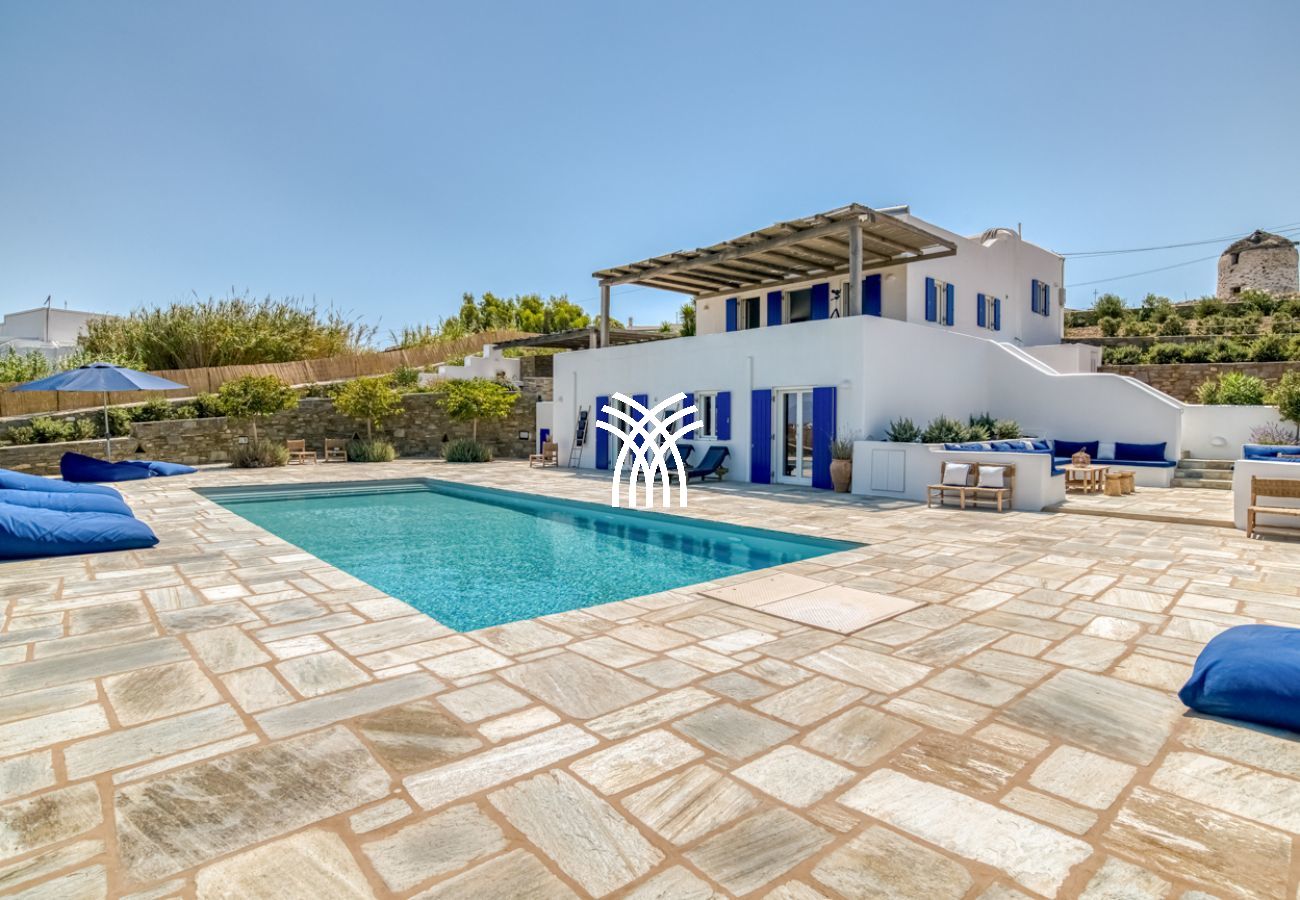 Villa in Naousa - Tchi Tcha