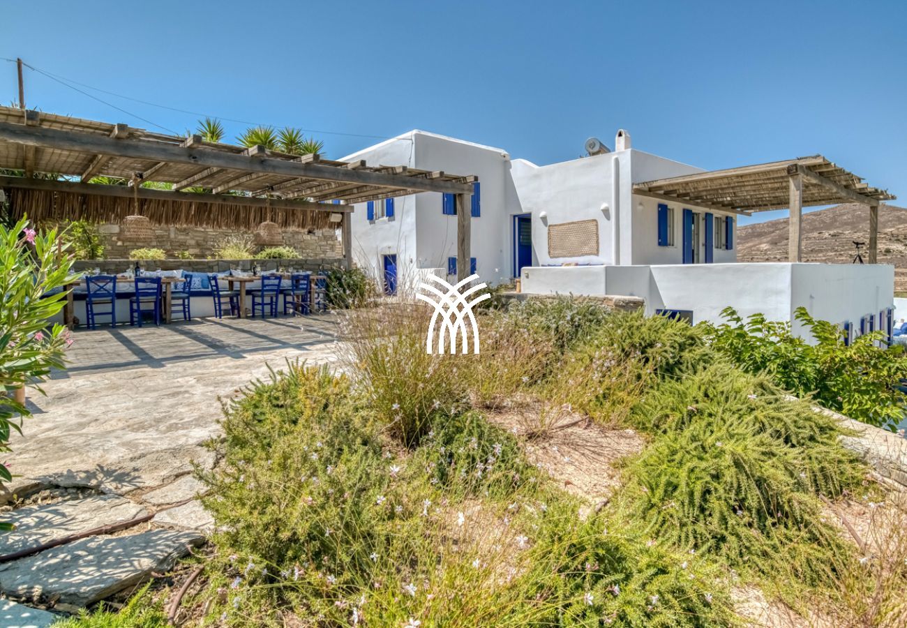 Villa in Naousa - Tchi Tcha