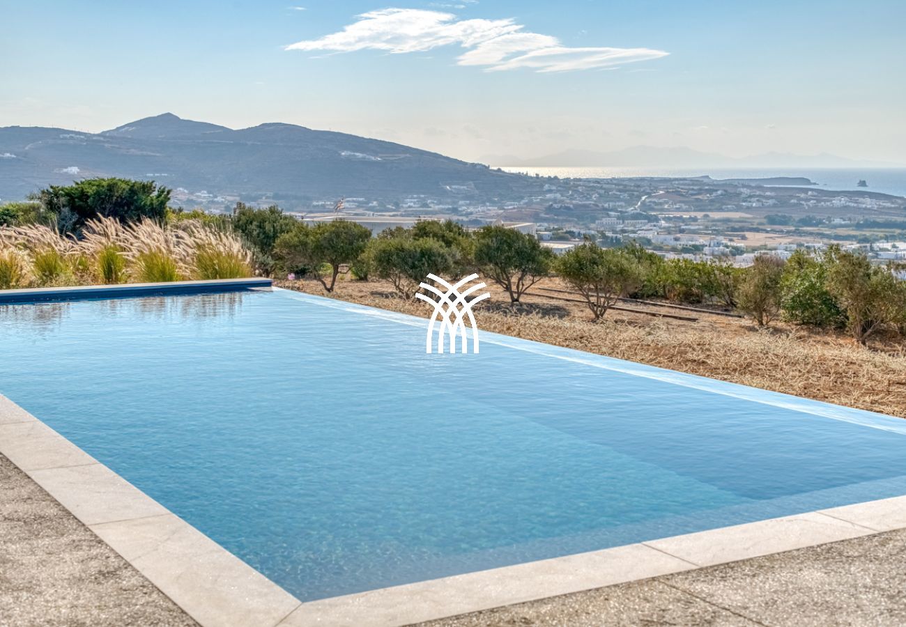 Villa in Paros - Petra