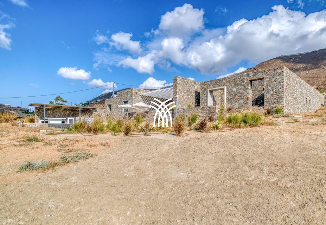 Villa in Paros - Petra