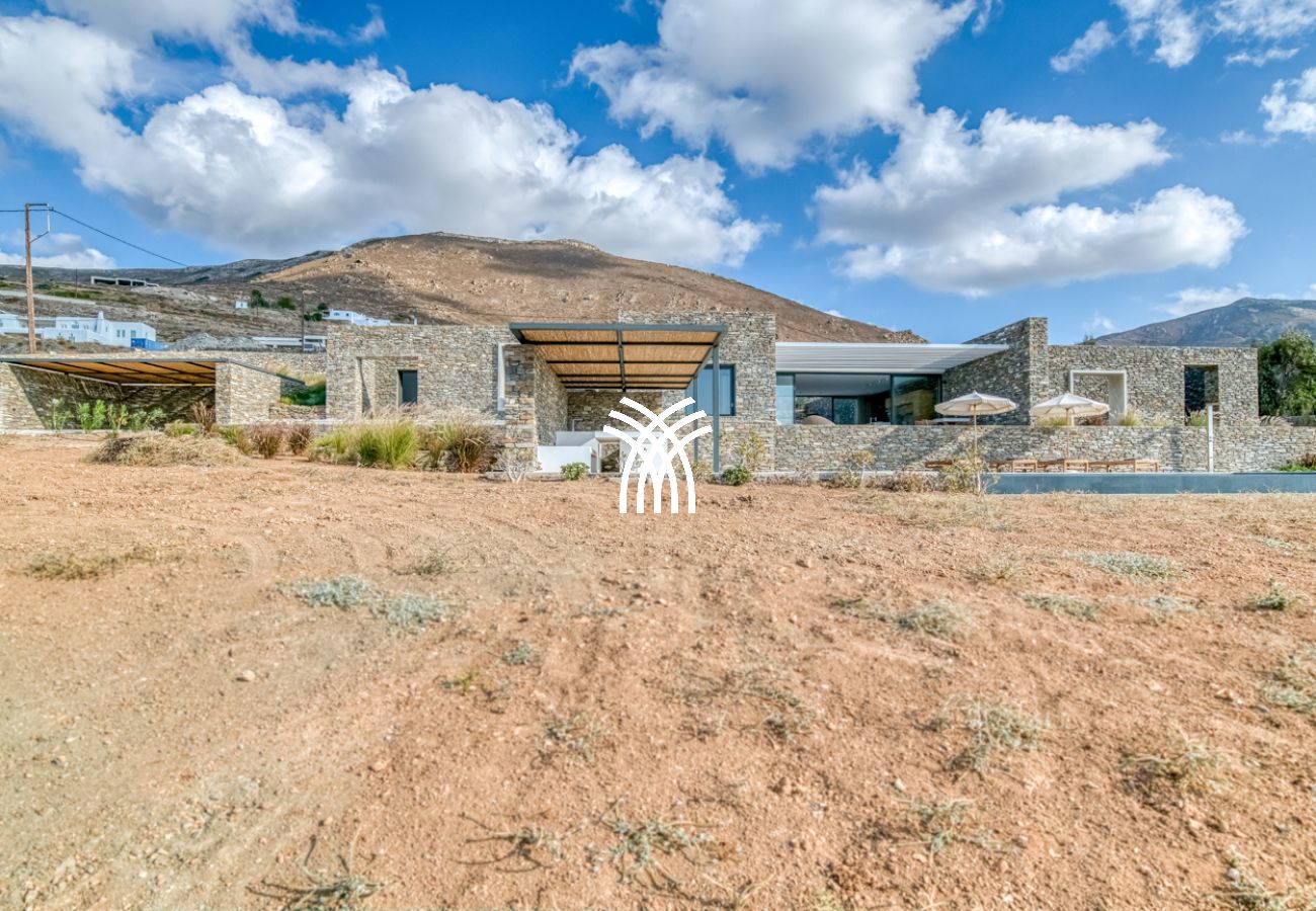 Villa in Paros - Petra