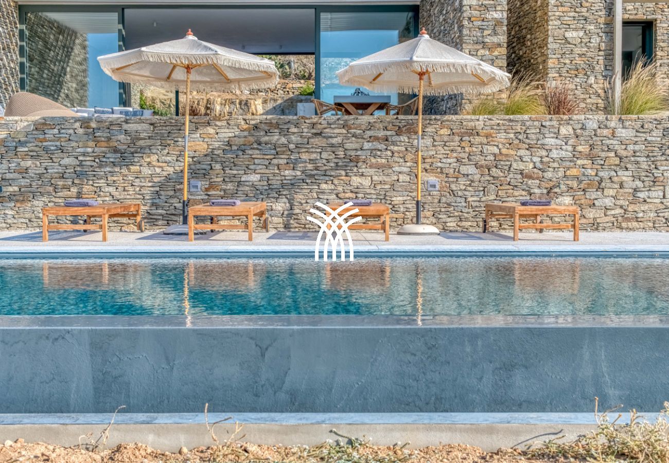Villa in Paros - Petra