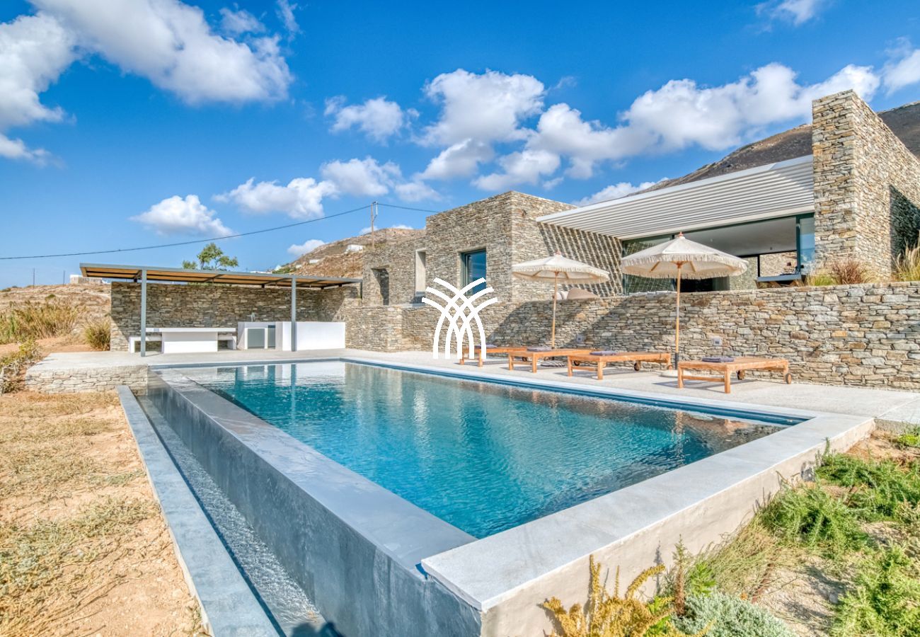 Villa in Paros - Petra