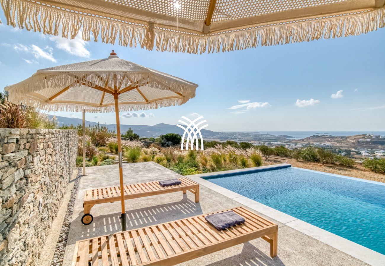 Villa in Paros - Petra