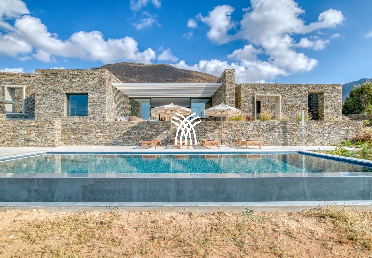 Villa in Paros - Petra