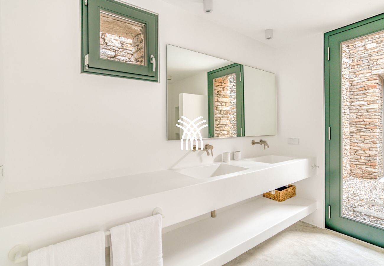 Villa in Paros - Petra