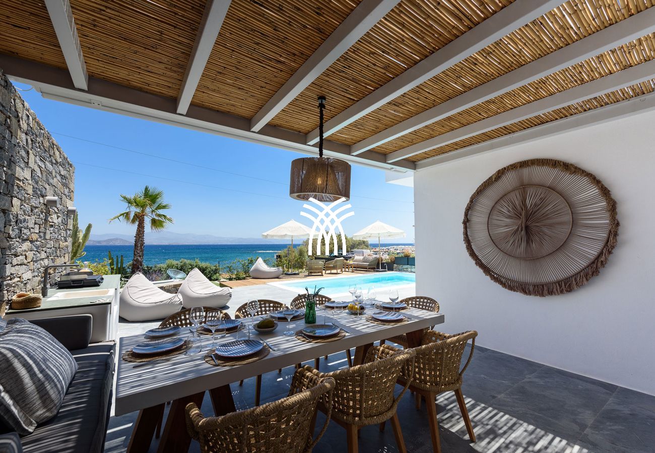 Villa in Paros - Black Pearl