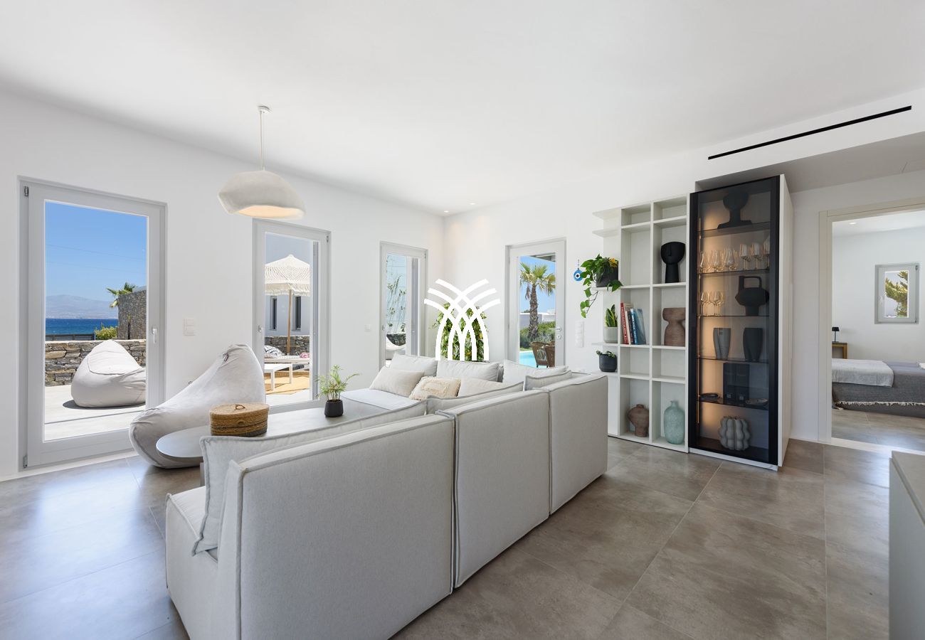 Villa in Paros - Black Pearl