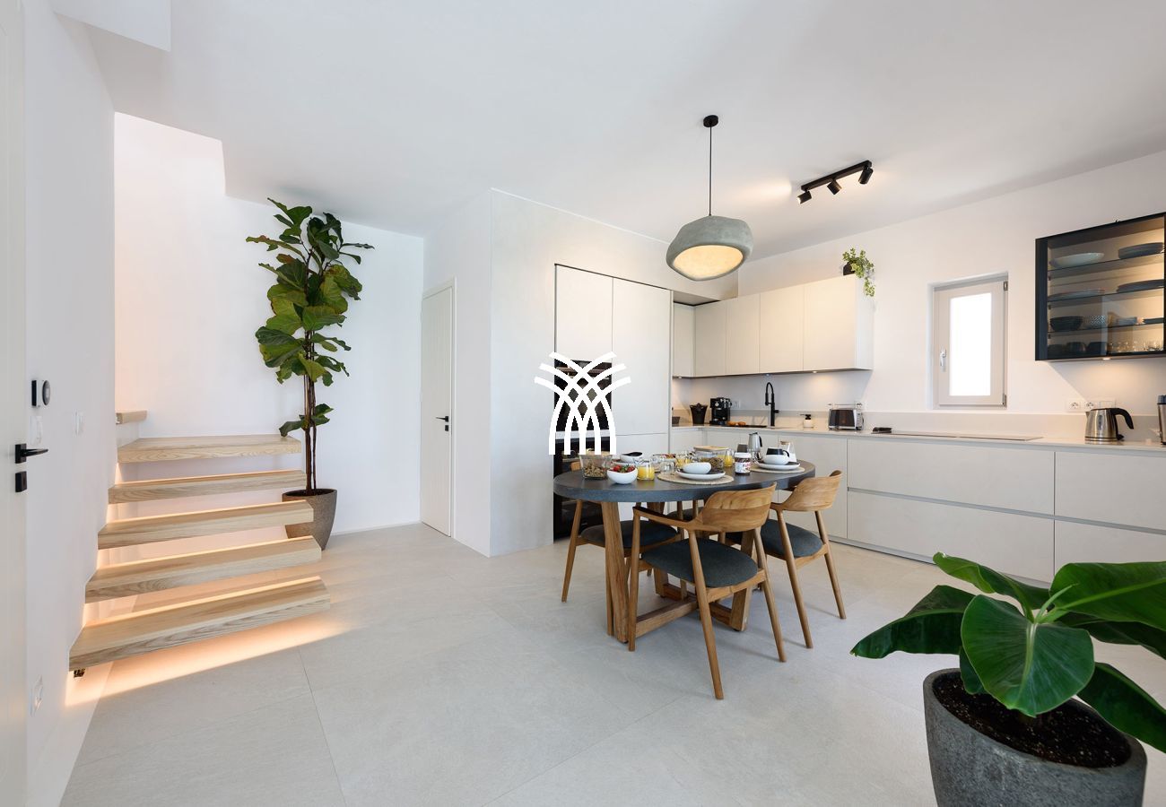 Villa in Paros - Black Pearl