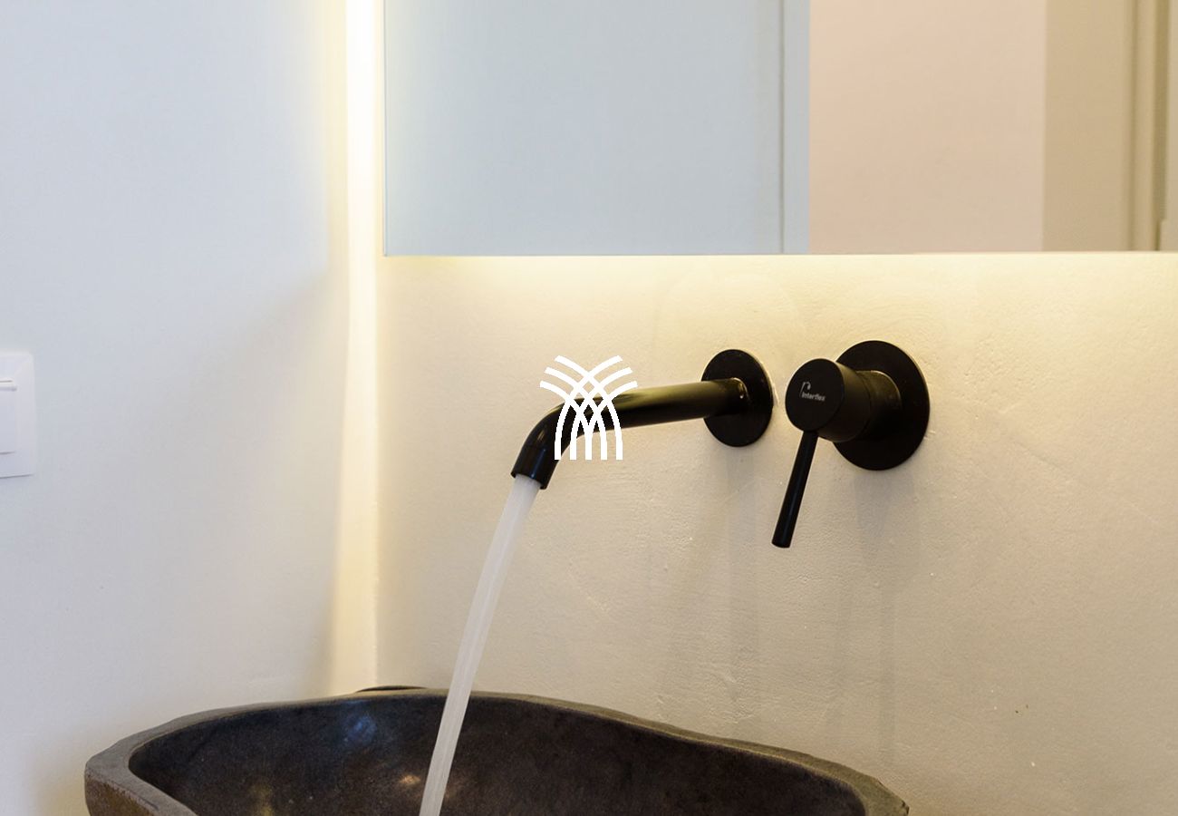 Villa in Paros - Black Pearl