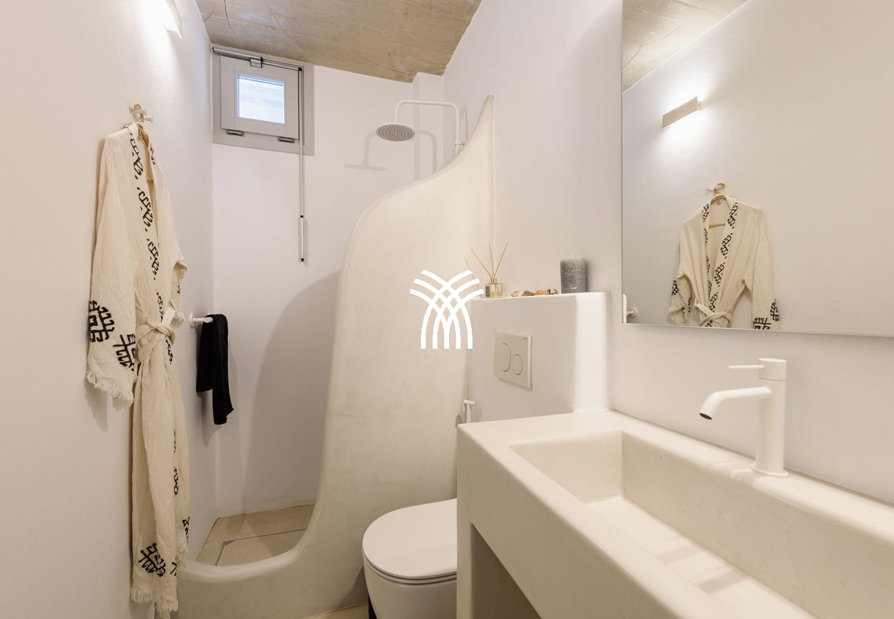 Villa in Paros - Black Pearl