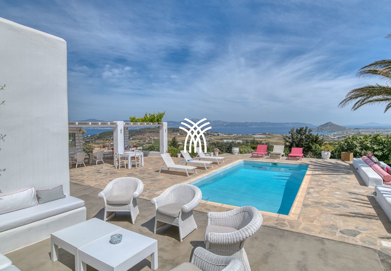Villa in Parikia - Vivlio
