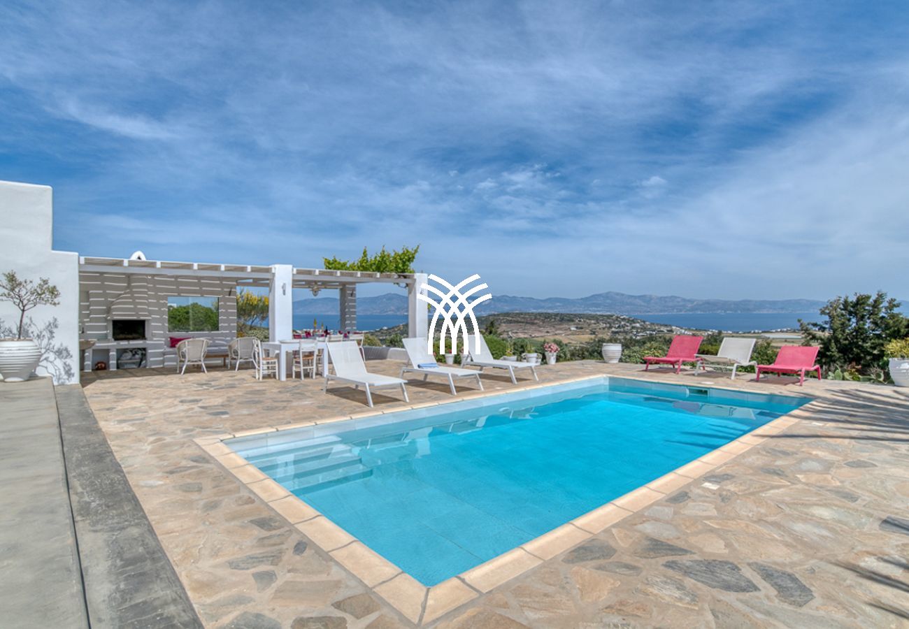 Villa in Parikia - Vivlio