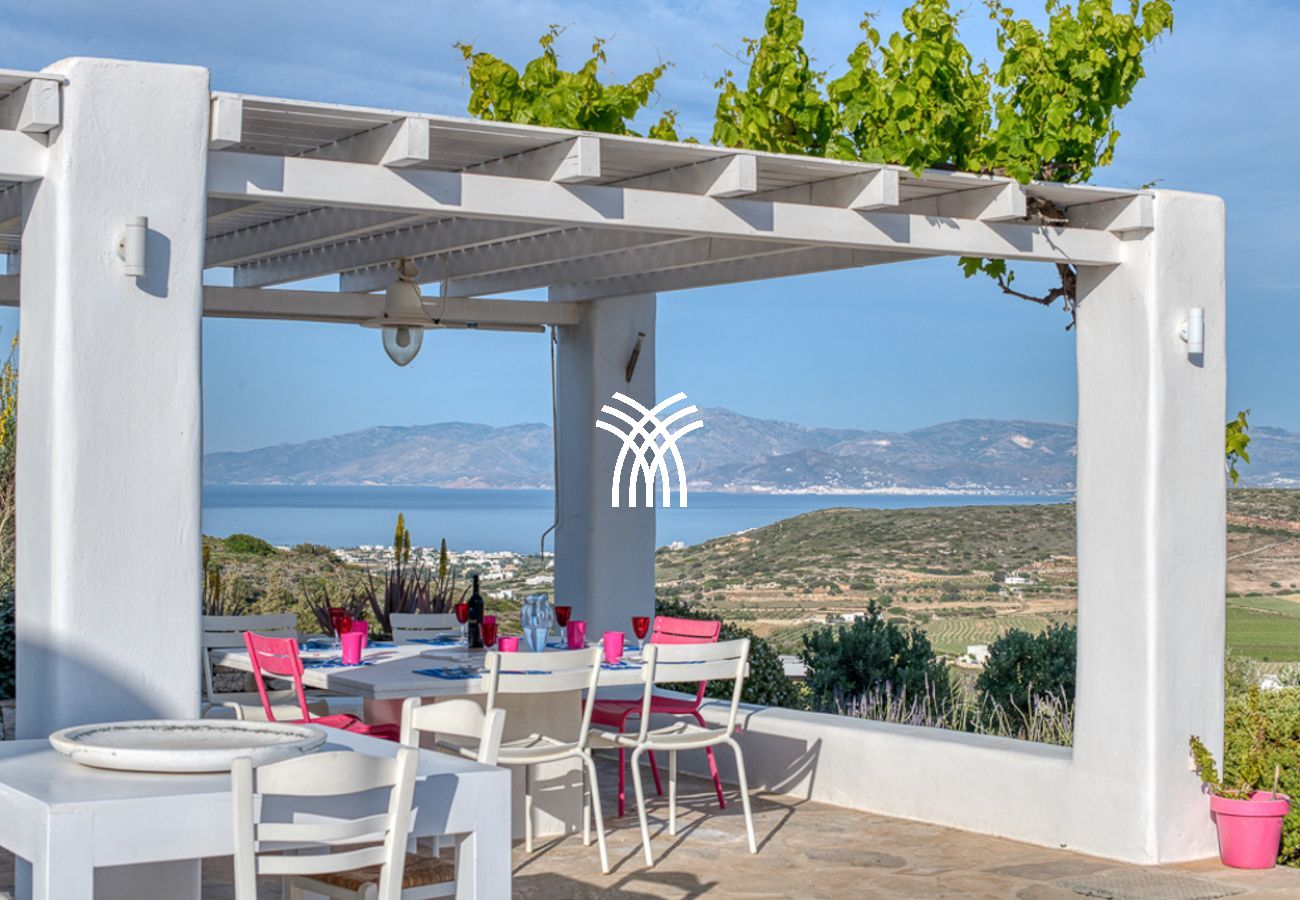 Villa in Parikia - Vivlio