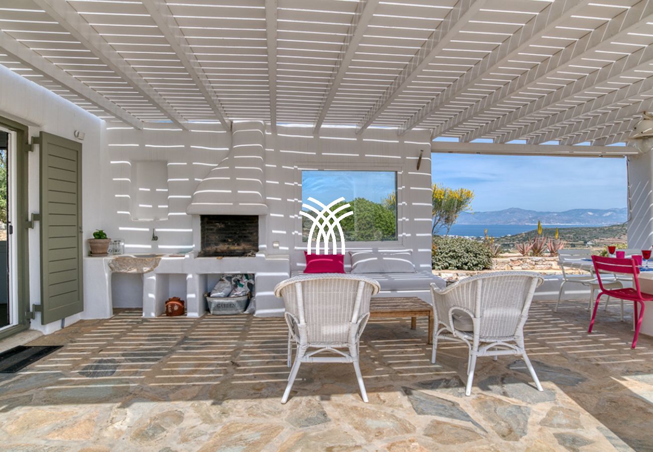 Villa in Parikia - Vivlio