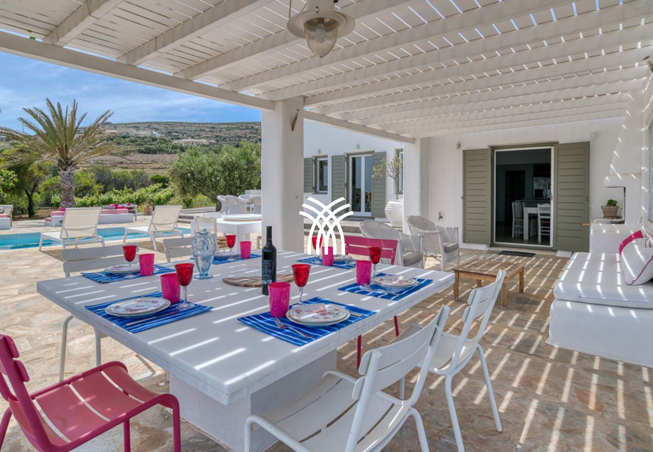 Villa in Parikia - Vivlio