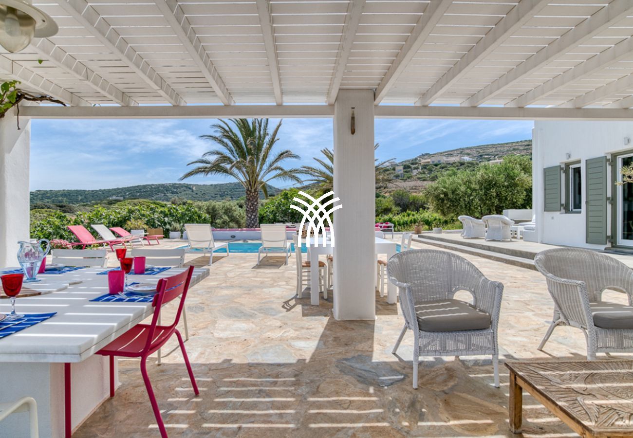 Villa in Parikia - Vivlio