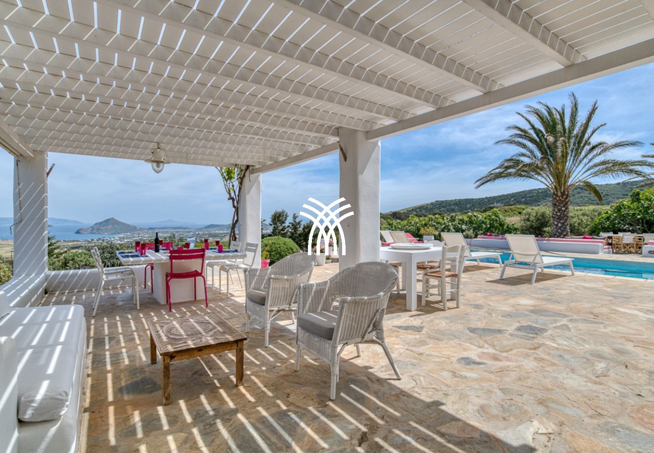 Villa in Parikia - Vivlio