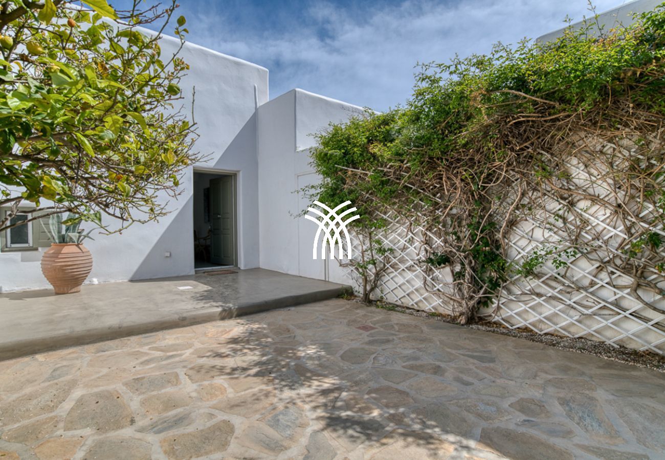 Villa in Parikia - Vivlio