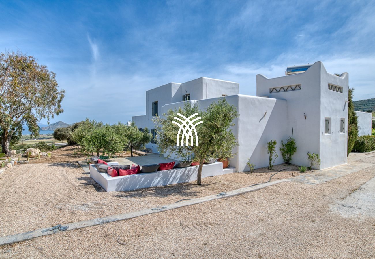 Villa in Parikia - Vivlio