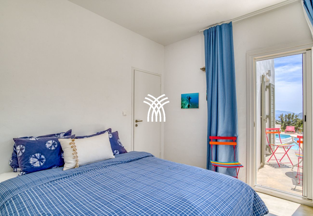 Villa in Parikia - Vivlio