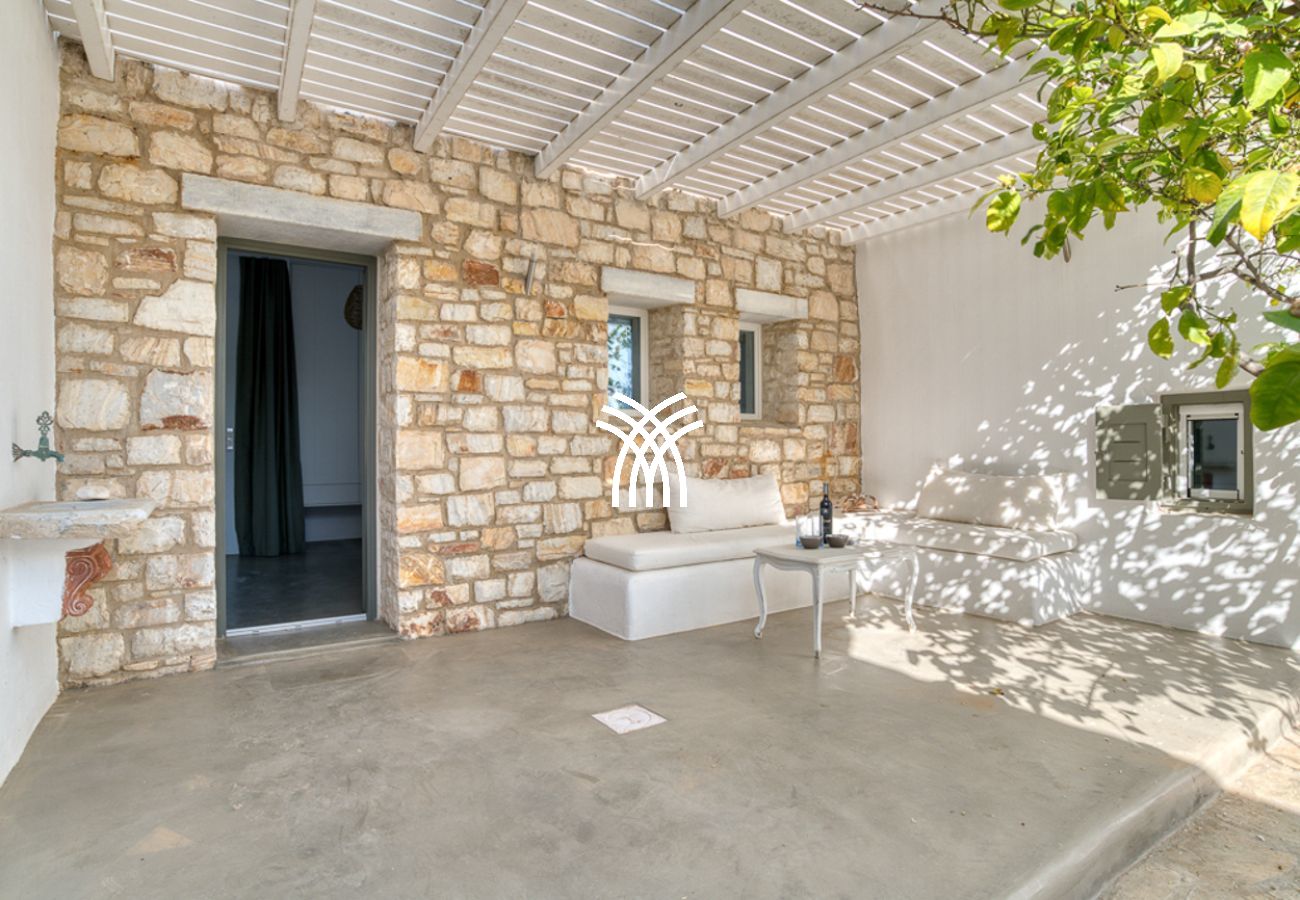 Villa in Parikia - Vivlio