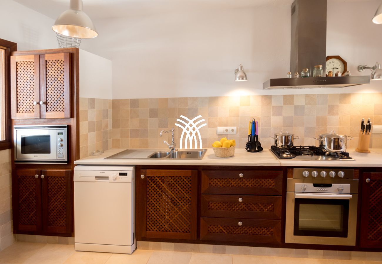 Villa in Ibiza / Eivissa - Sa Cigonya