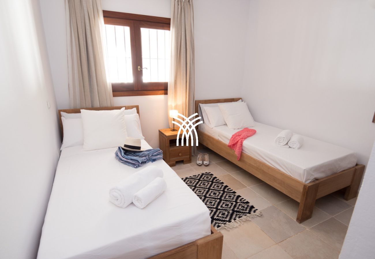 Villa in Ibiza / Eivissa - Sa Cigonya