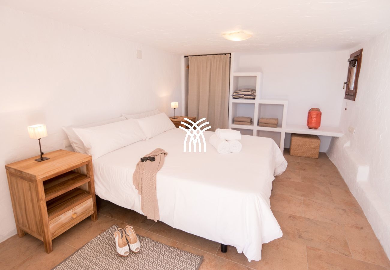 Villa in Ibiza / Eivissa - Sa Cigonya