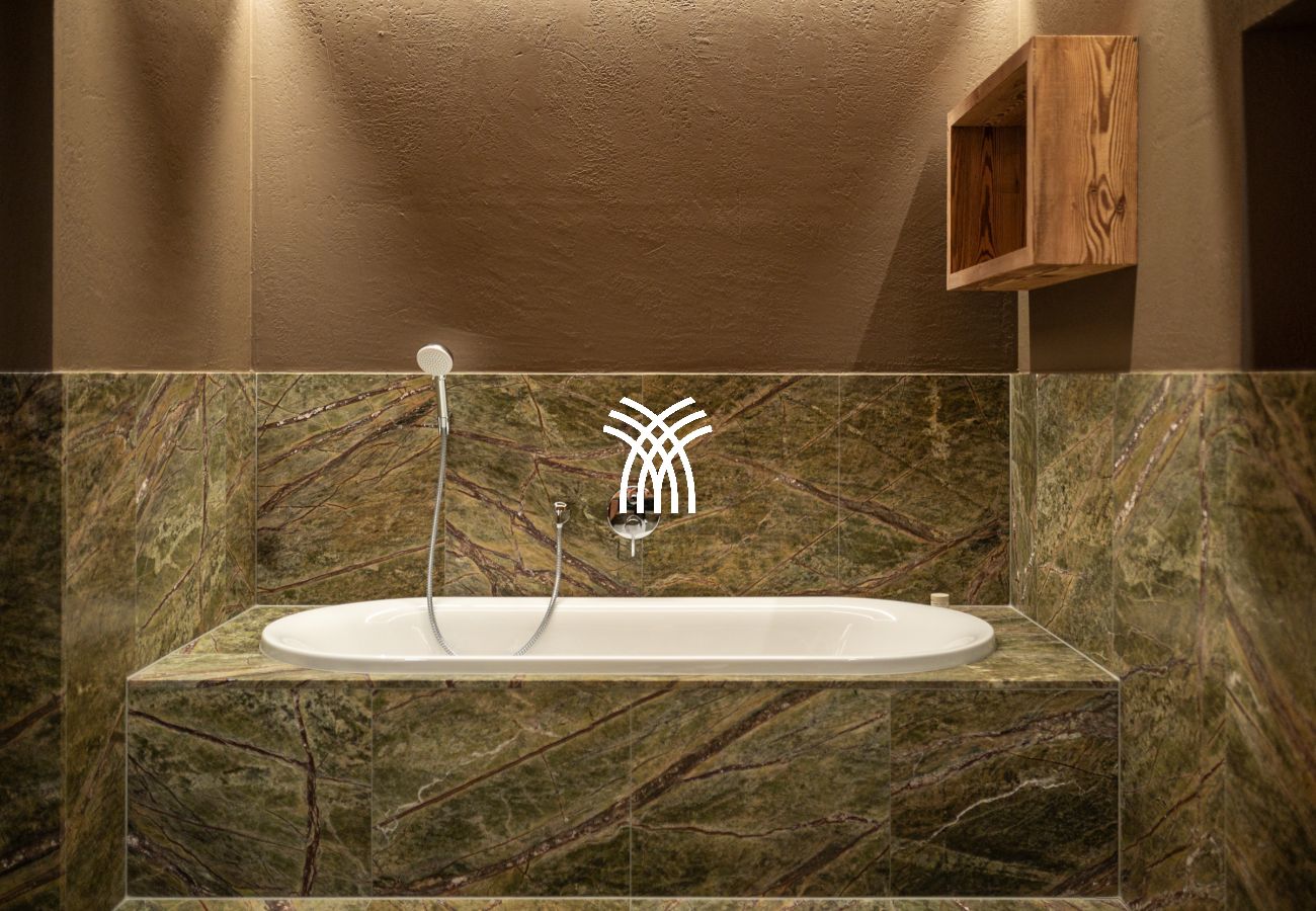 Chalet in Lech - Falcon