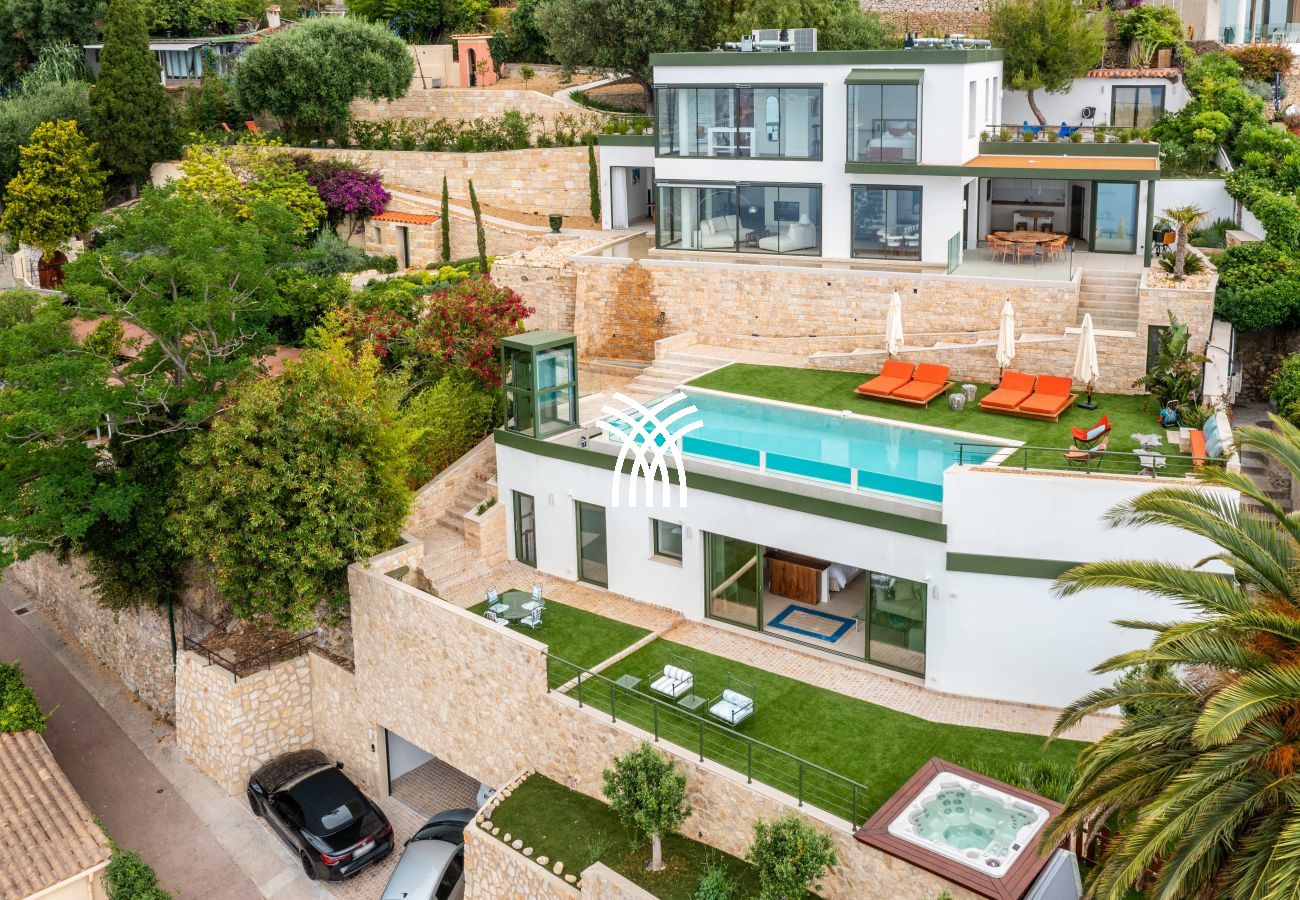 Villa in Roquebrune-Cap-Martin - Les Oliviers CDA